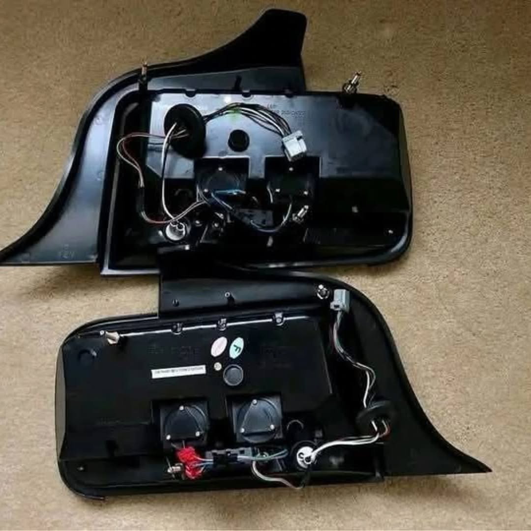 Raxiom Vector Taillights for 2005-2009 Ford Mustang - Image 2