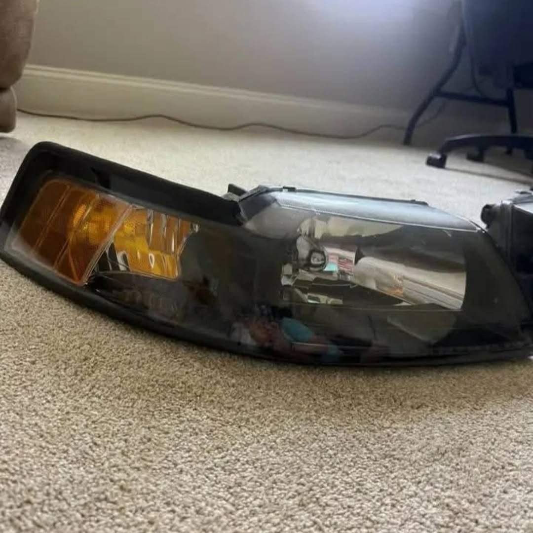 1999-2004 Ford Mustang Black Housing Clear Lens Headlights - Image 2