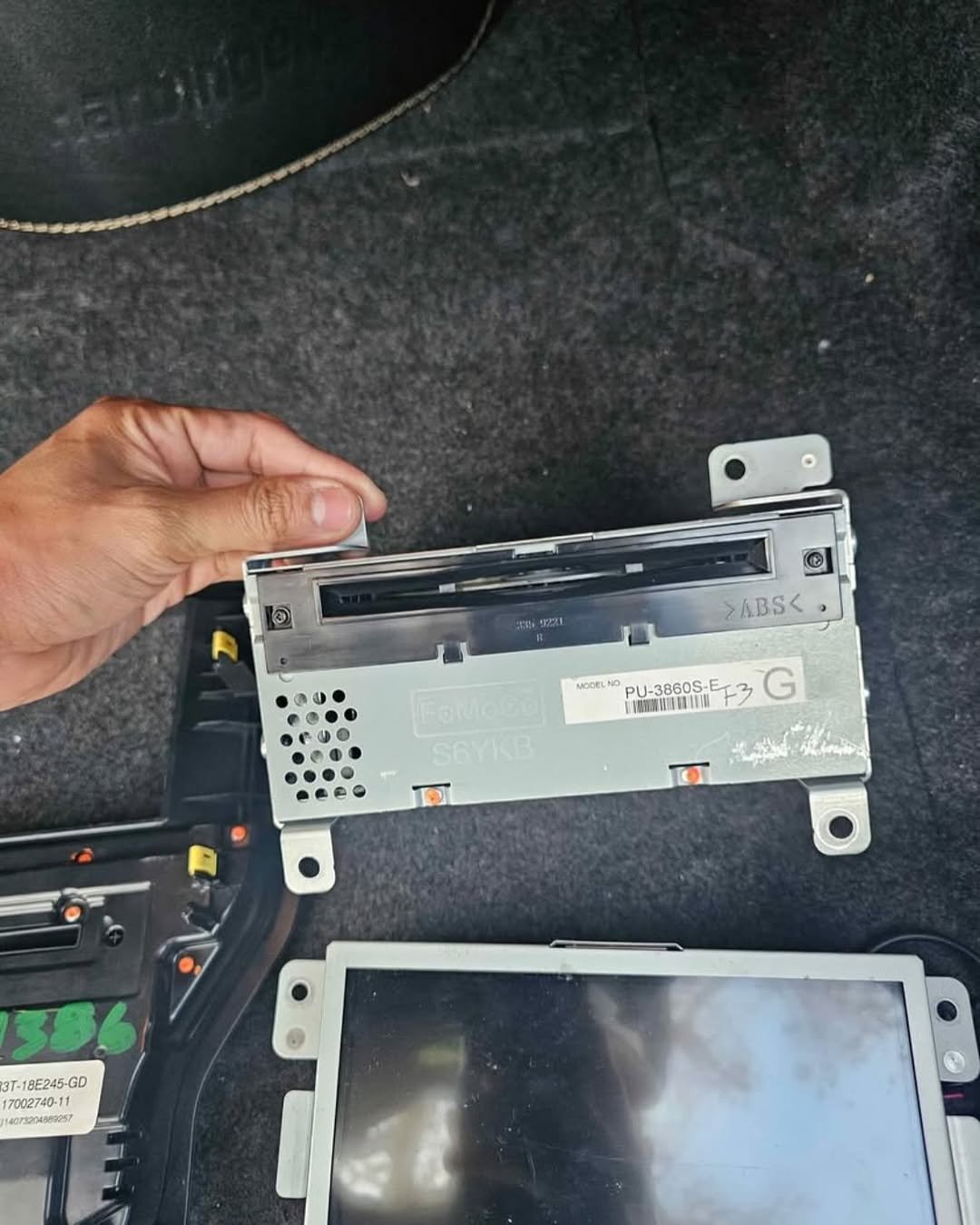 2018 Ford Mustang Stereo System - Image 3