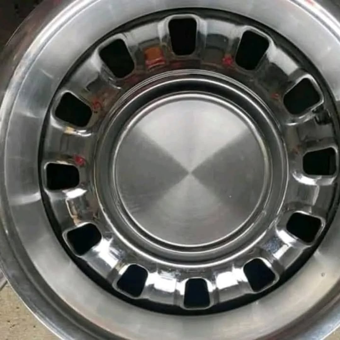 1969 Ford Mustang Mach 1 GT Wheels with Caps and Rings - Image 3