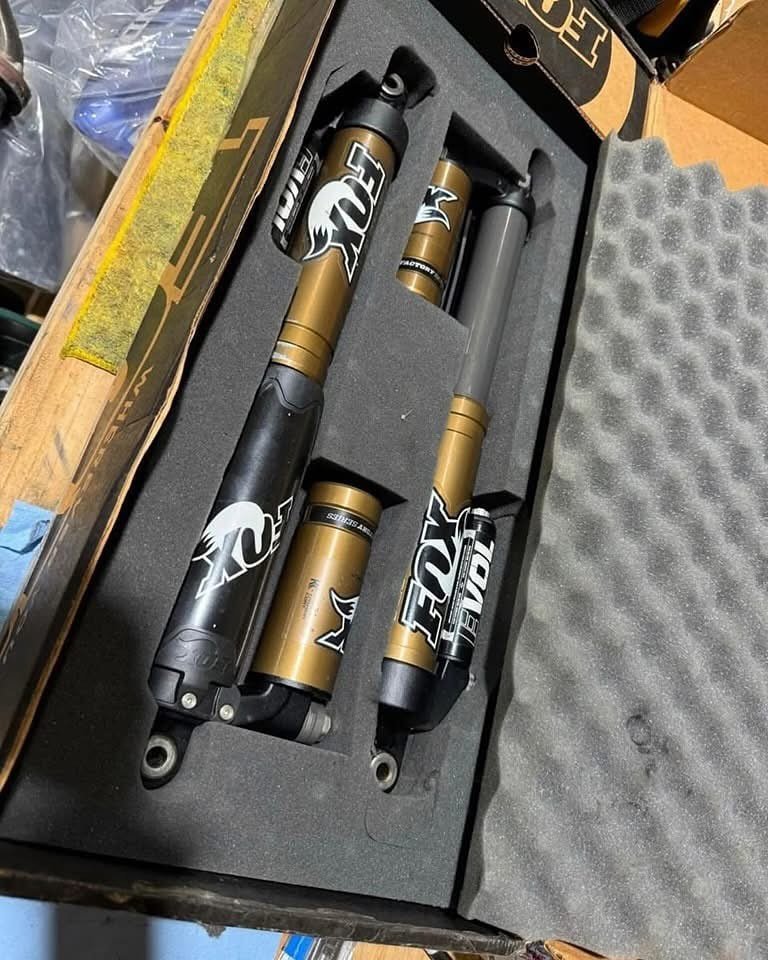 Fox Float Evol Gen 3 Shocks for Yamaha Raptor 700 - 20" Eye to Eye - Image 2