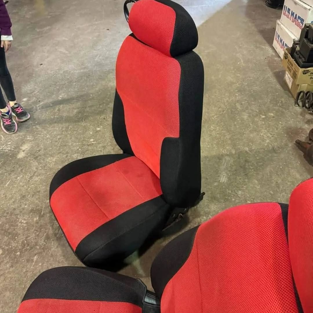 Ford Mustang 01-04 Power Seats Set of Two - Image 4