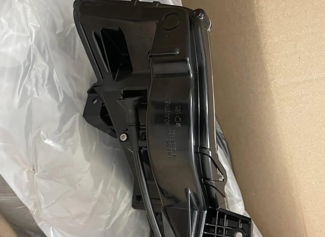 Ford Mustang OEM Right Front Parking Side Marker Light JR3Z13200C - Image 3