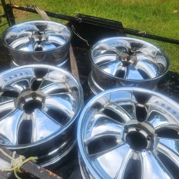 Ford Mustang Compatible 22-Inch Chrome 6-Lug Wheels