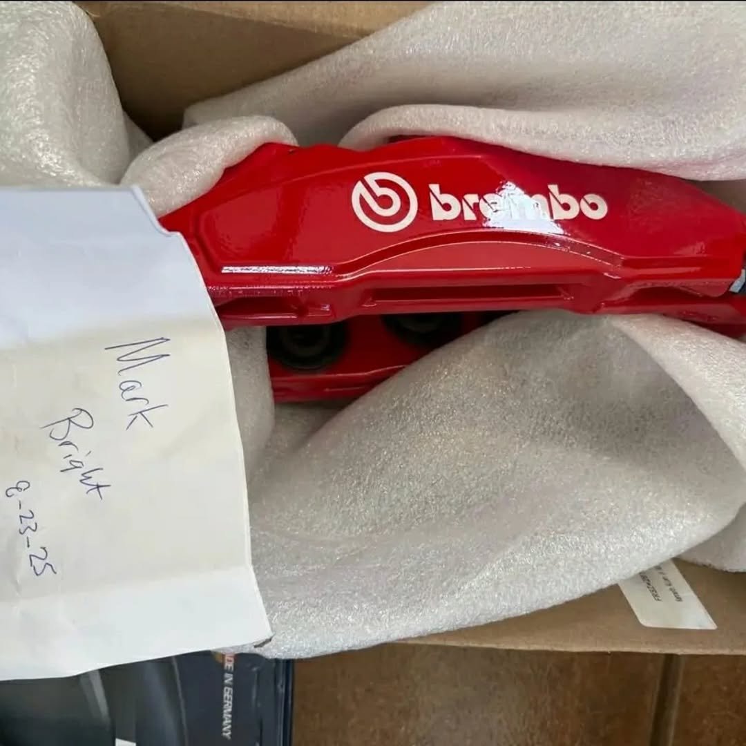 Ford Mustang GT350R Front Calipers and Rotors Set - Image 2