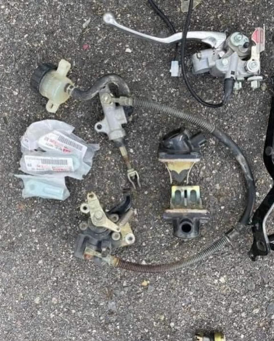 Yamaha YFZ 450 Limited Edition Yellow Front Shocks - Image 8