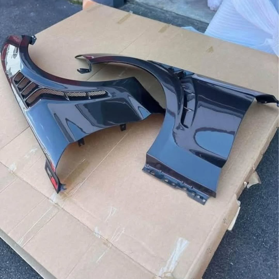 Ford Mustang Full Carbon Fiber Fenders (2016+) - Image 2