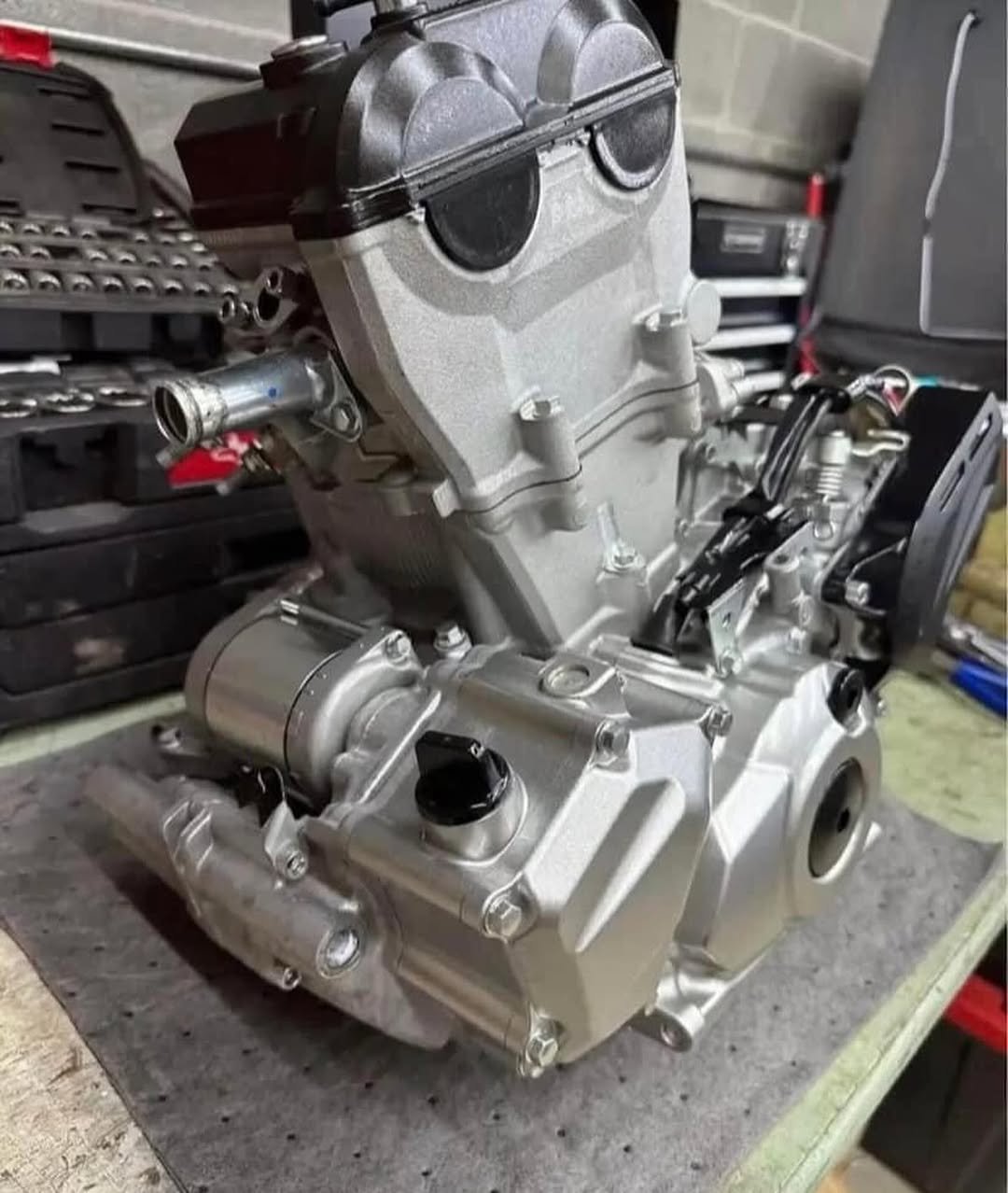 Yamaha YFZ450R Engine - 2023 Model, Like New Condition - Image 3