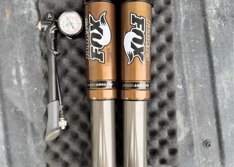 Fox Float 3 Shocks for Yamaha YFZ 450 or Raptor 700 with Eko Titanium Bolts and Fox Pump - Image 5
