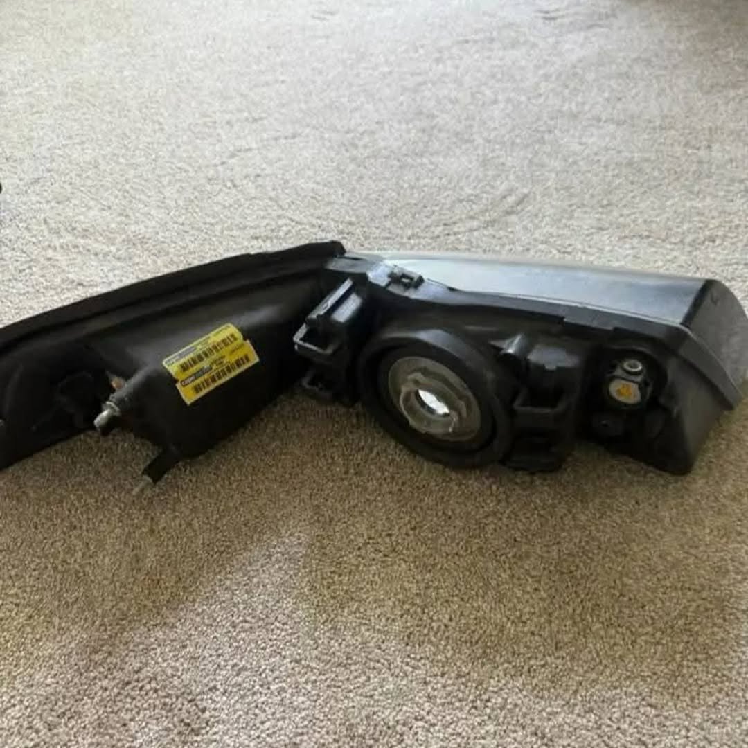 1999-2004 Ford Mustang Black Housing Clear Lens Headlights - Image 4