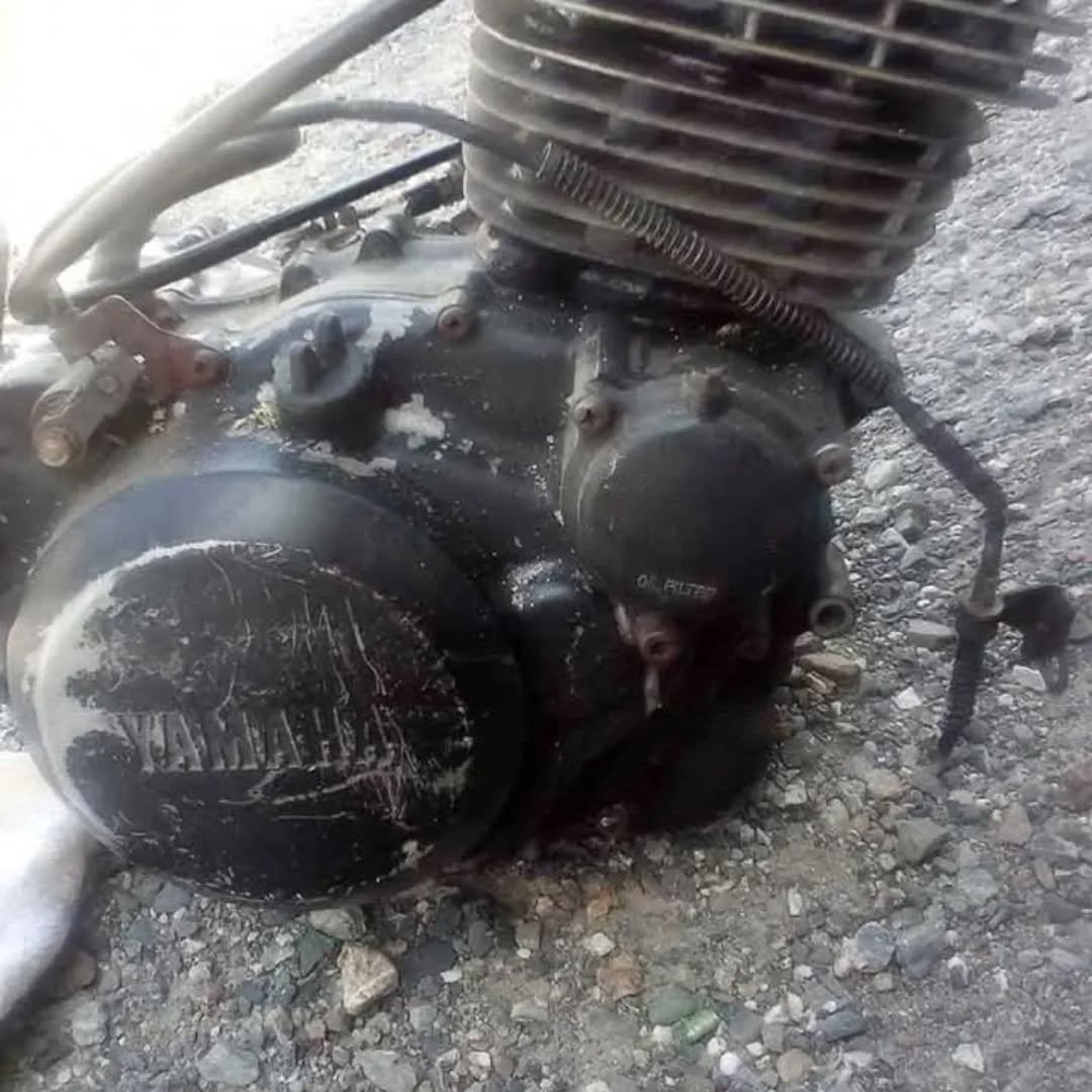 Yamaha YZ300 Engine for Parts - Image 2