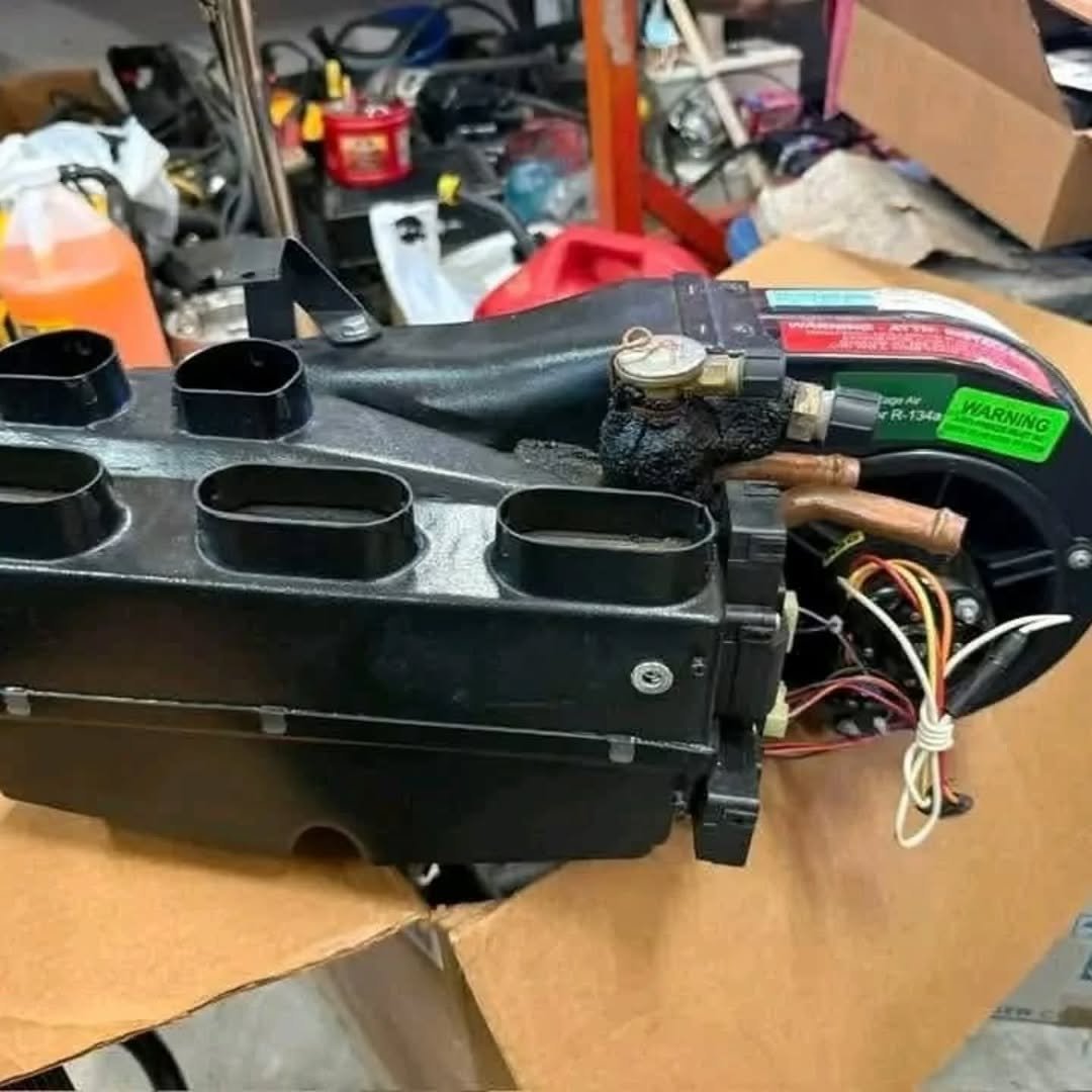 Ford Mustang AC Unit for 1967-1971 Models - Image 8