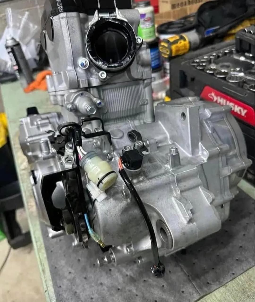 Yamaha YFZ450R Engine - 2023 Model, Like New Condition - Image 2