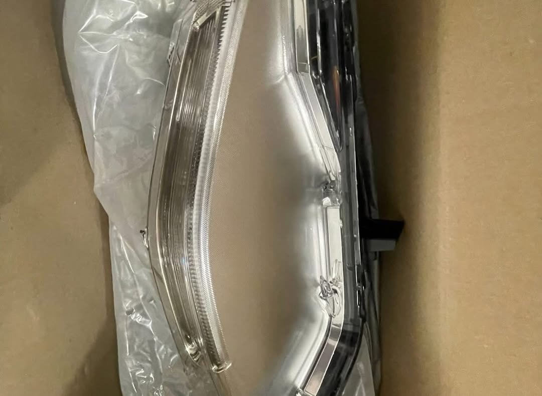 Ford Mustang OEM Right Front Parking Side Marker Light JR3Z13200C - Image 2