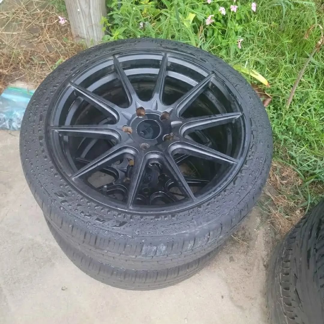 Ford Mustang Gloss Black 18x9 Wheels with Tires