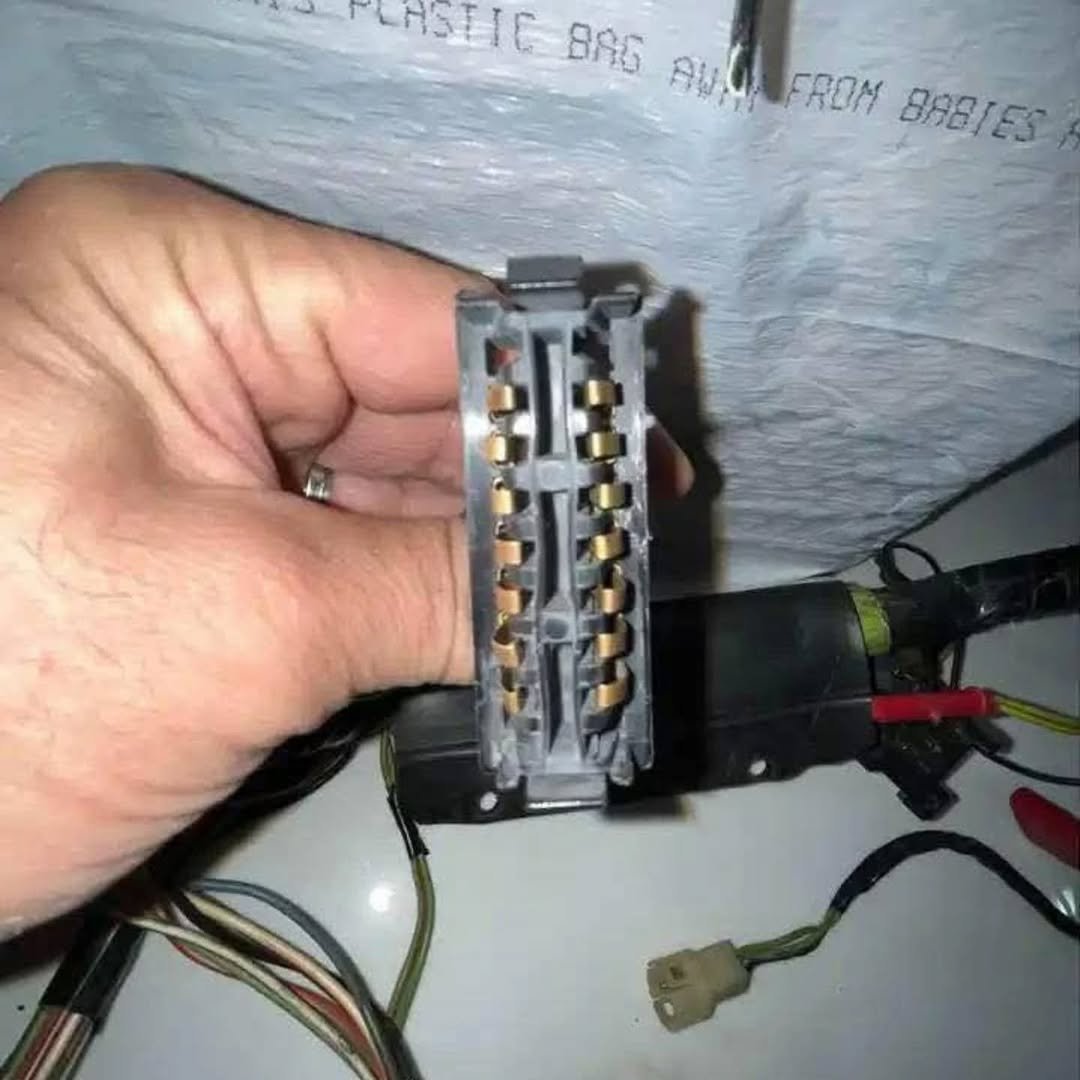 Ford Mustang Used Deluxe Wood Grain Tach Dash Gauge Cluster - Image 7