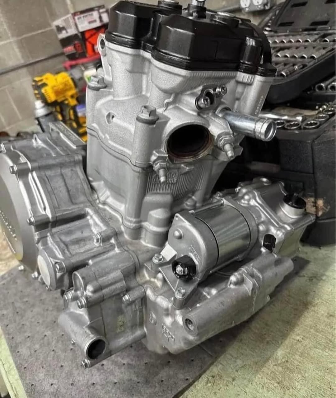 Yamaha YFZ450R Engine - 2023 Model, Like New Condition - Image 6