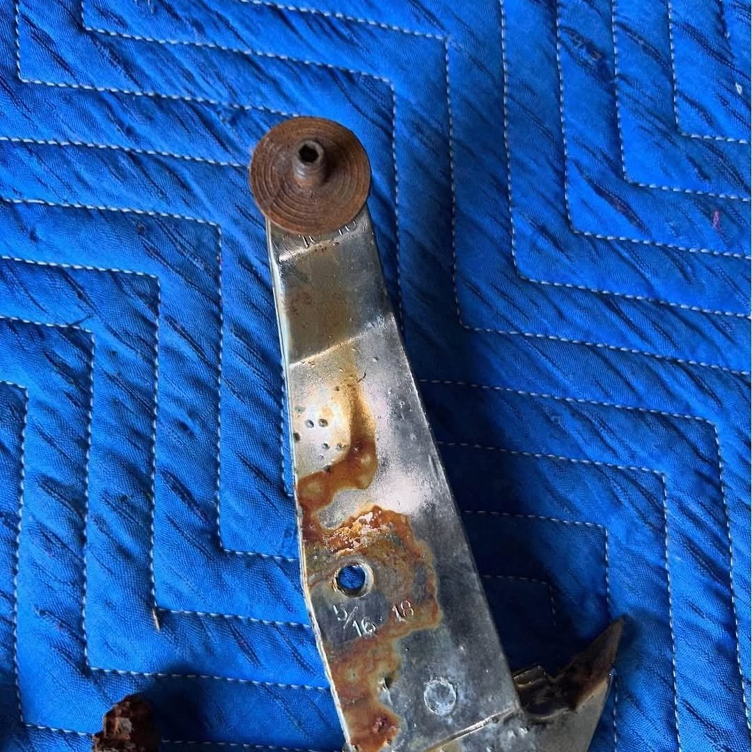 1967-1968 Ford Mustang Vent Window Assembly Pair OEM - Image 5