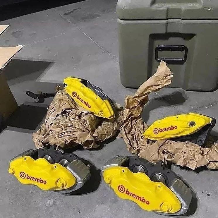 Ford Mustang Brembo Brake Kit with Calipers and Rotors