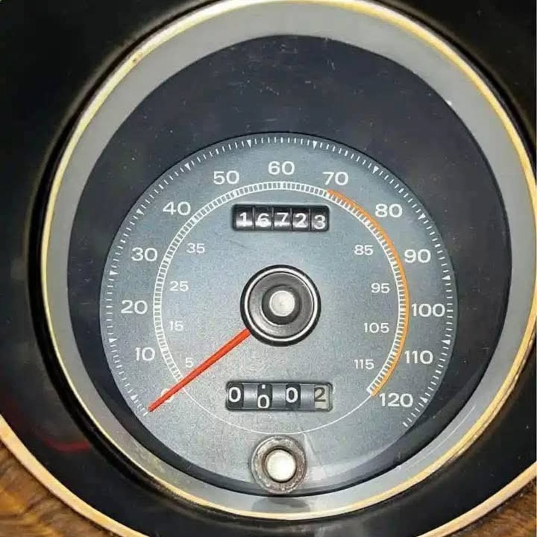 Ford Mustang Used Deluxe Wood Grain Tach Dash Gauge Cluster - Image 3