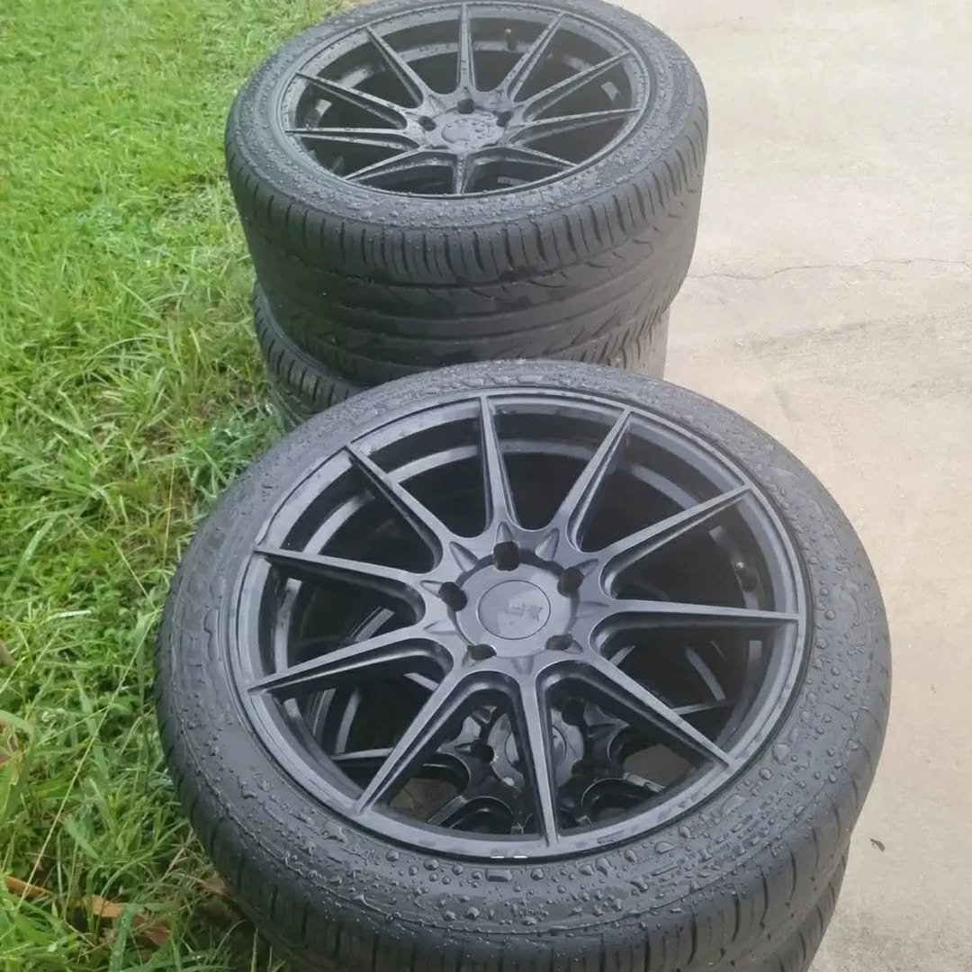 Ford Mustang Gloss Black 18x9 Wheels with Tires - Image 4