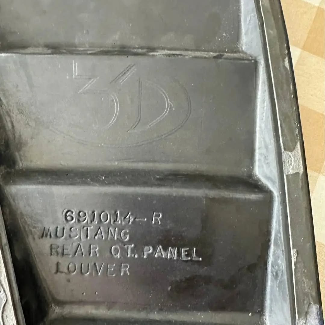 Sonic Blue Ford Mustang Louvers - Image 3