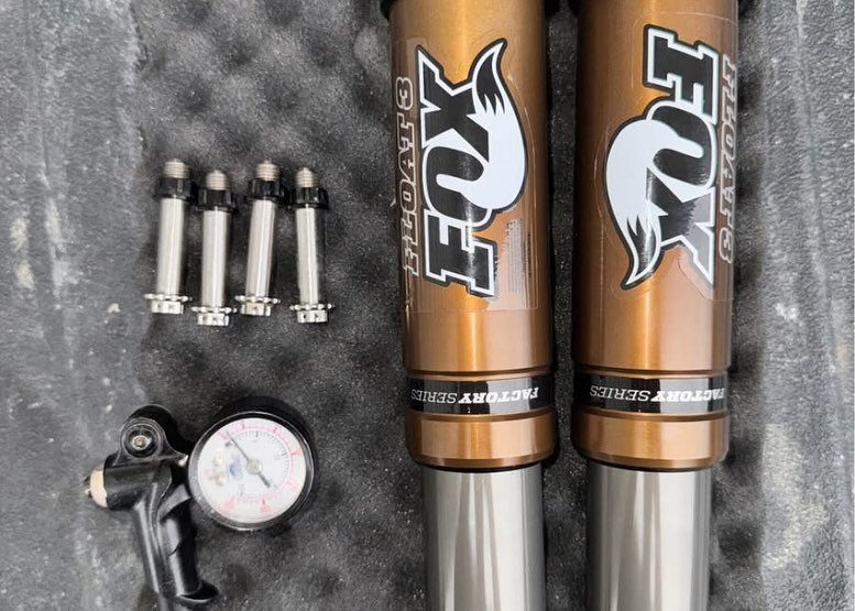 Fox Float 3 Shocks for Yamaha YFZ 450 or Raptor 700 with Eko Titanium Bolts and Fox Pump - Image 6
