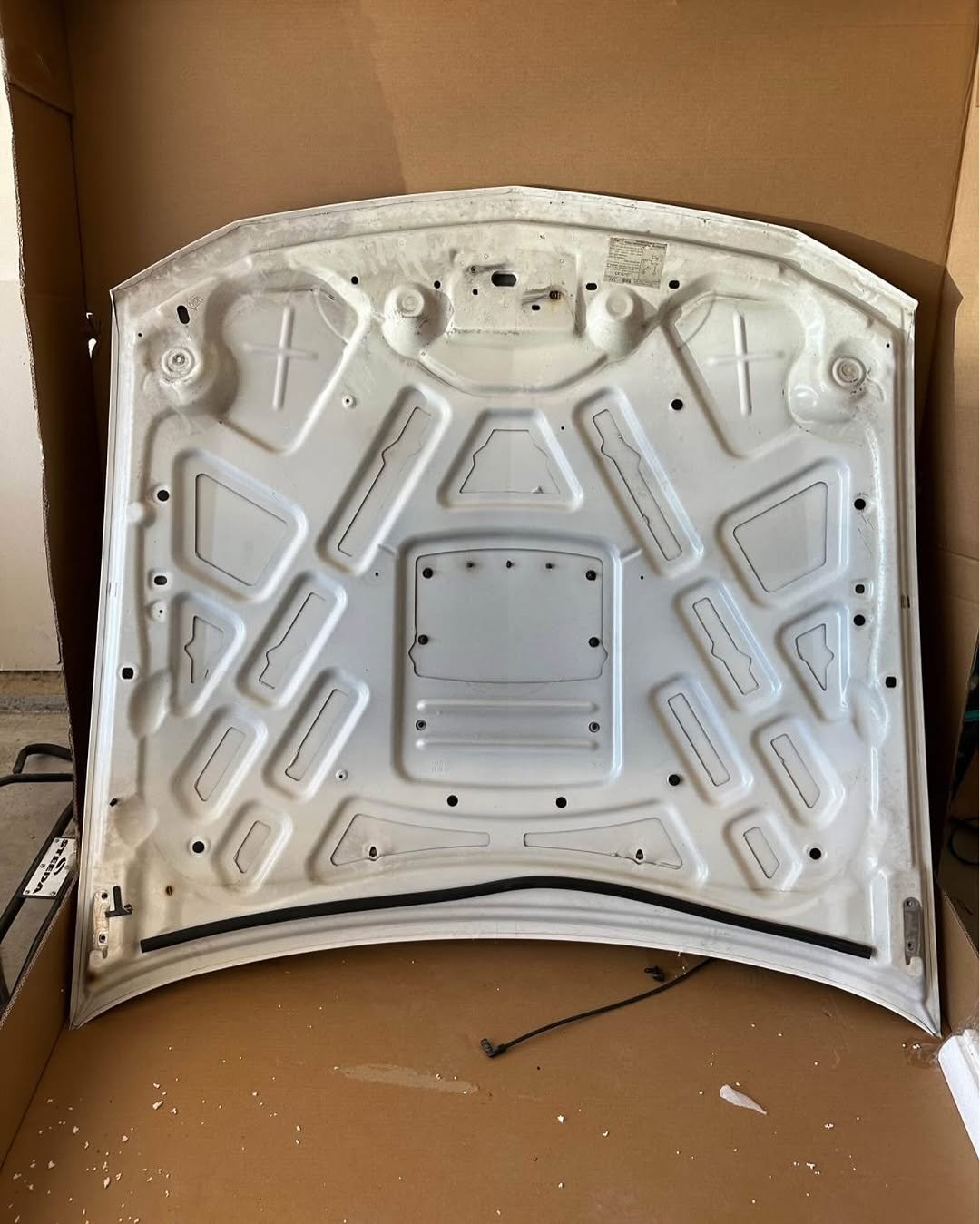 2005-2009 Ford Mustang GT Hood - Image 2