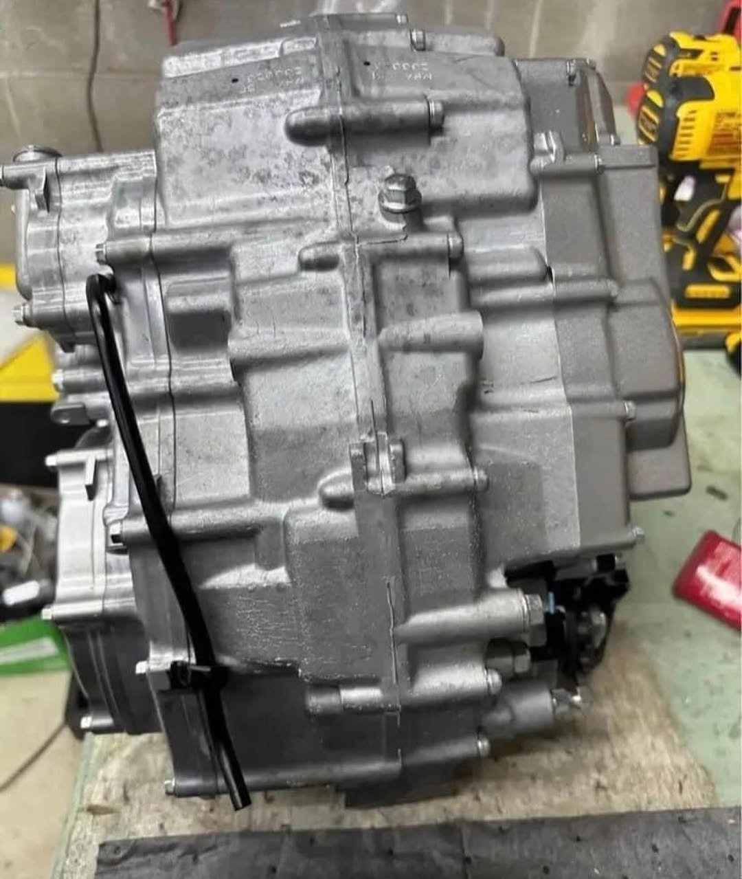 Yamaha YFZ450R Engine - 2023 Model, Like New Condition - Image 7