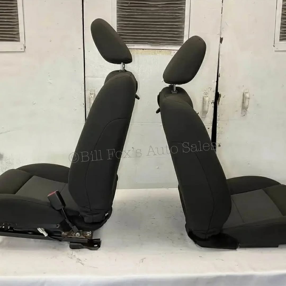 2007 Ford Mustang V6 Charcoal Cloth Seat Set - Image 5