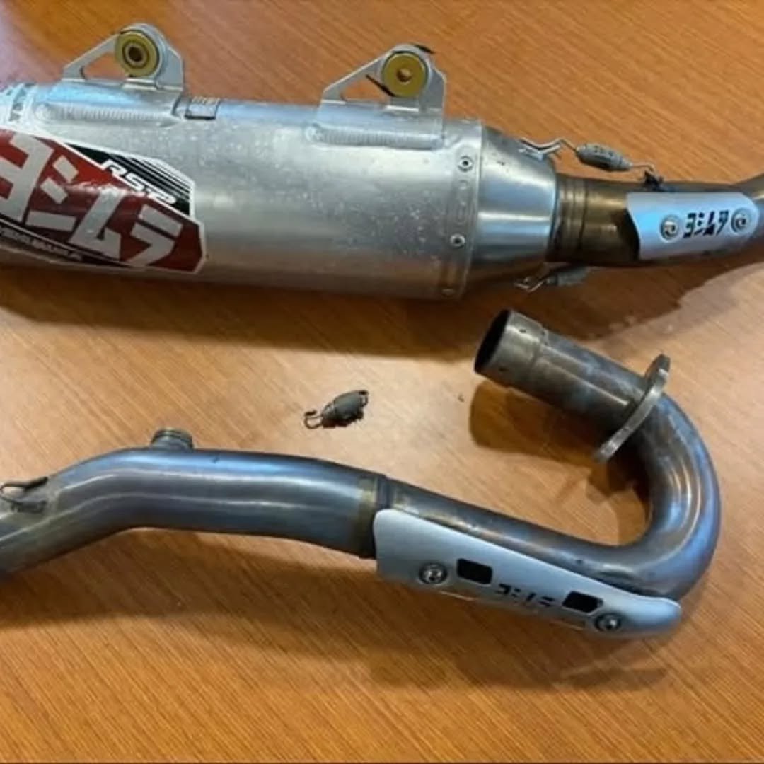 YFZ450R Yoshimura RS-2 Full Exhaust System - Good Condition - Image 2