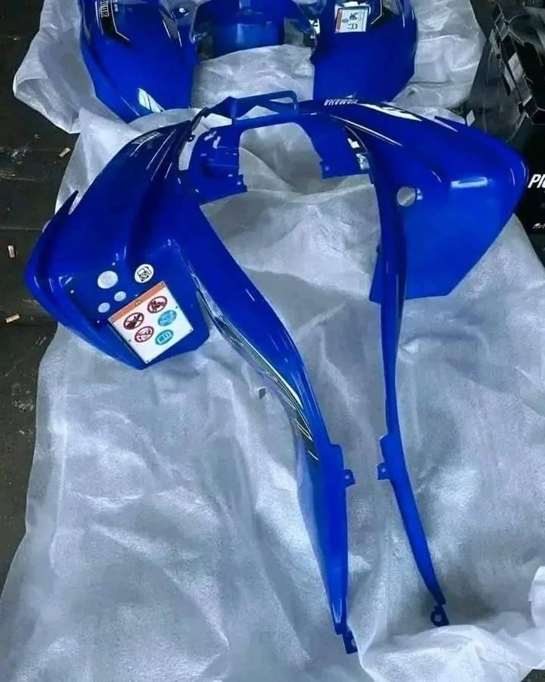 Yamaha Raptor Plastic Body Kit and Tail Lights - Image 3