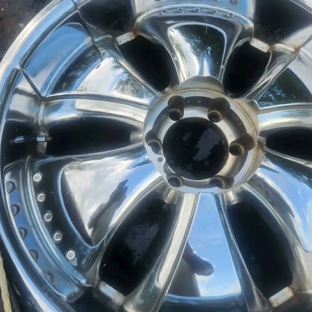 Ford Mustang Compatible 22-Inch Chrome 6-Lug Wheels - Image 2