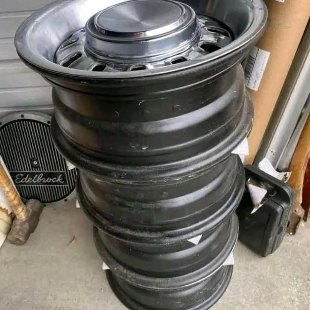 1969 Ford Mustang Mach 1 GT Wheels with Caps and Rings