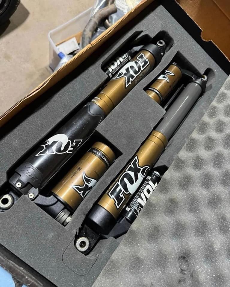 Fox Float Evol Gen 3 Shocks for Yamaha Raptor 700 - 20" Eye to Eye - Image 3