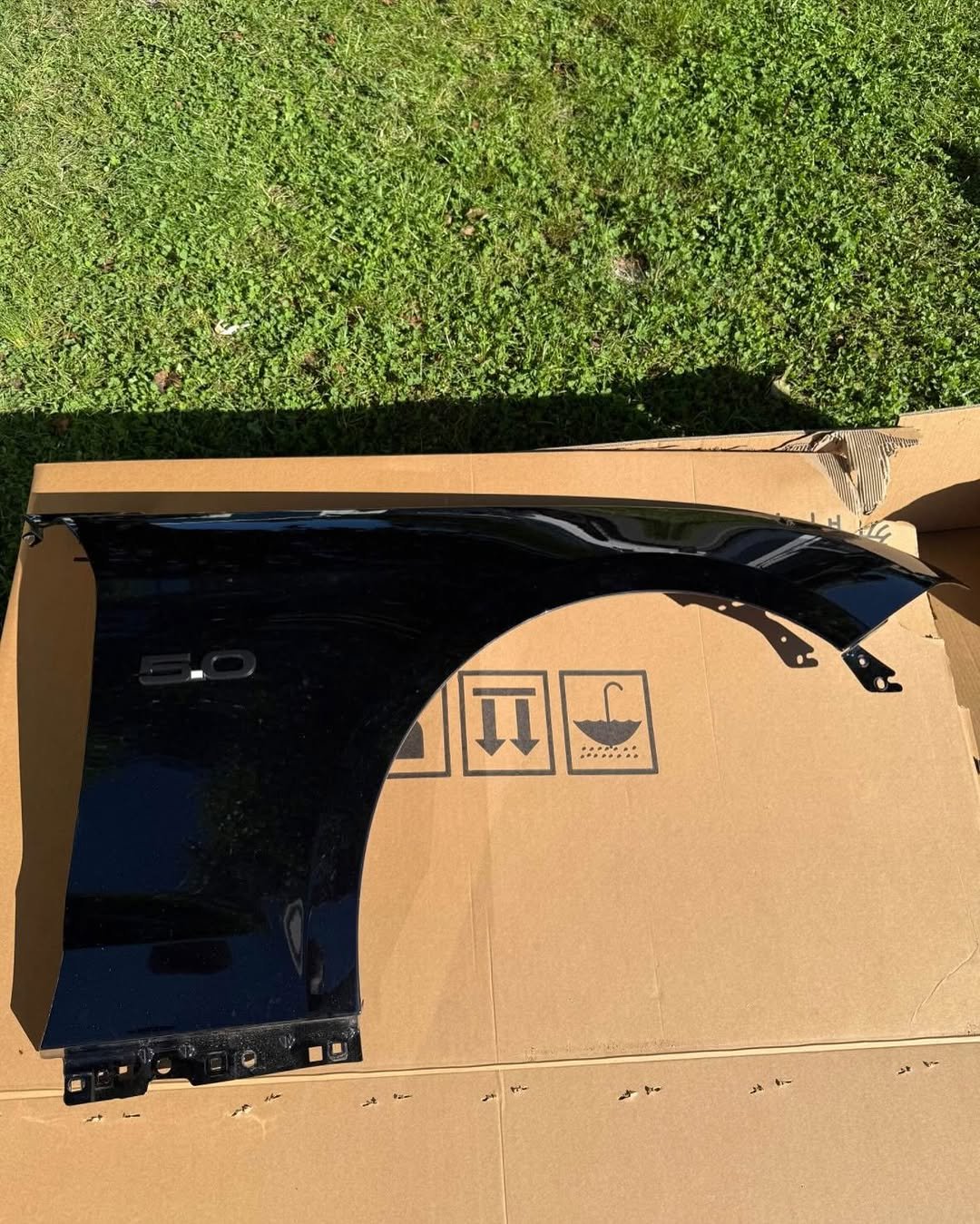 2018-2023 Ford Mustang GT Fenders - Image 2