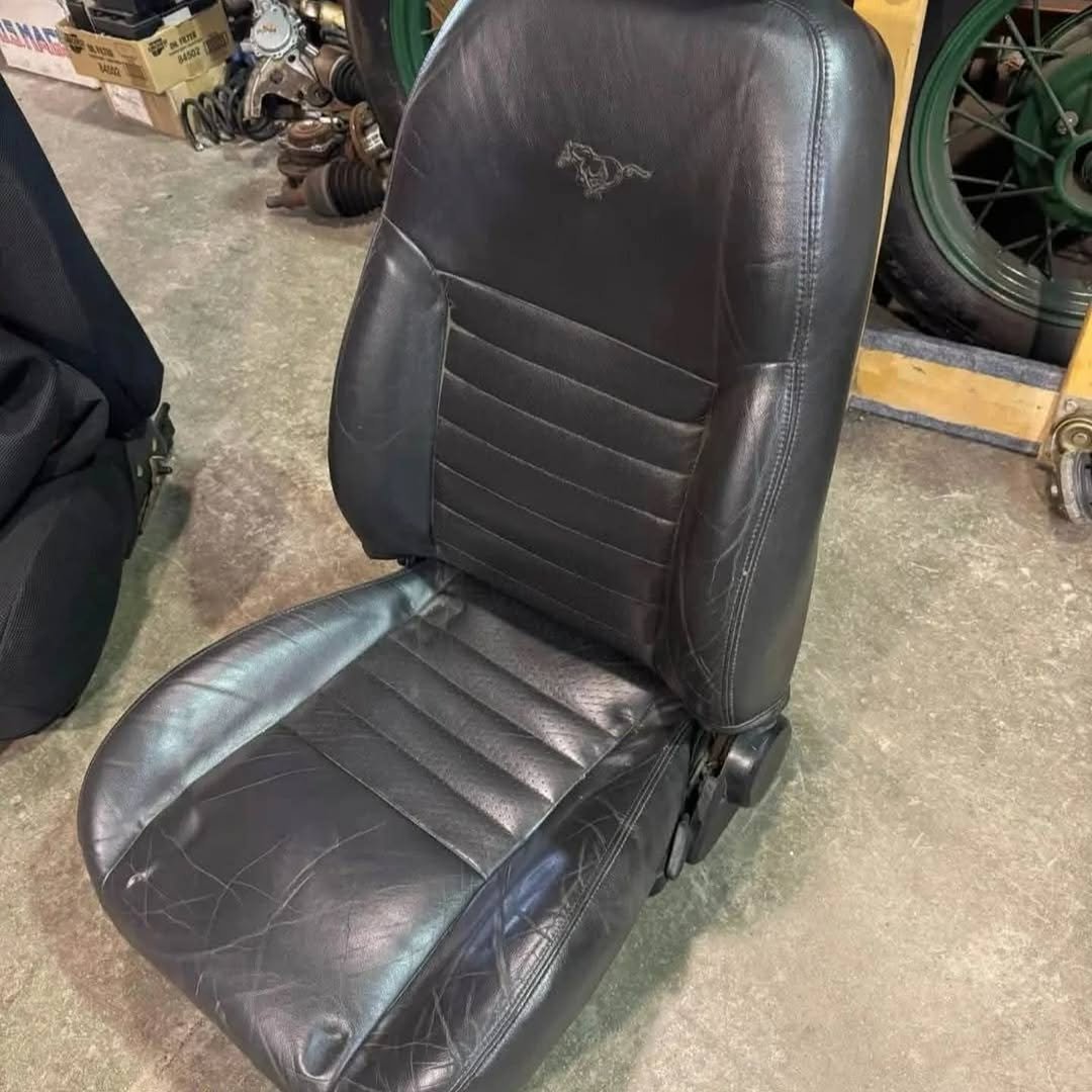 Ford Mustang 01-04 Power Seats Set of Two - Image 7