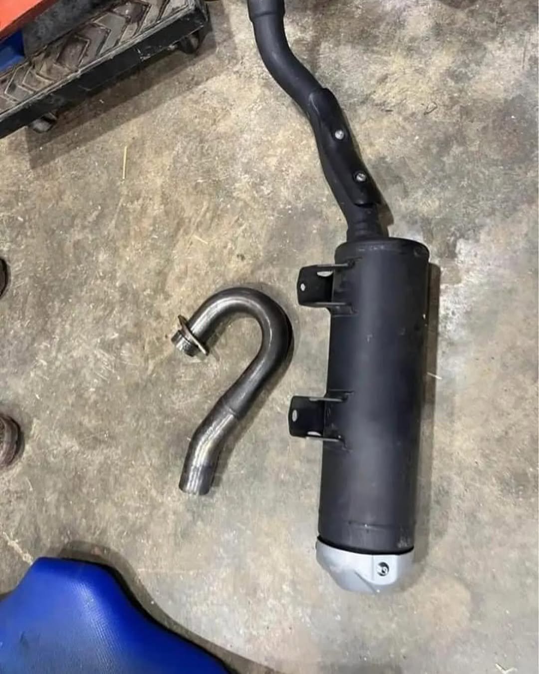 2018 Yamaha YFZ450 Part Out - Stock Muffler, Performance Muffler, Seat, and Foot Pegs - Image 2