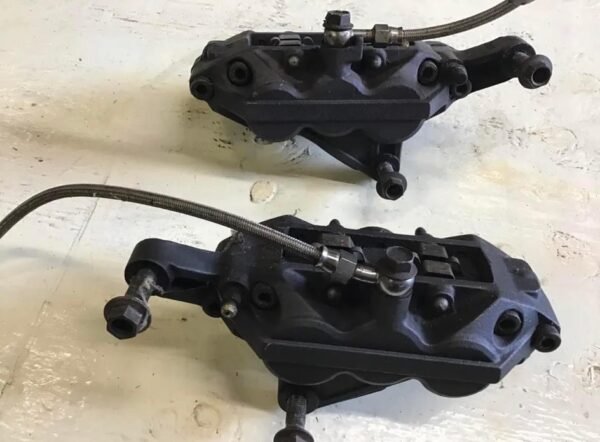 Pair of Yamaha YZF750 Brake Calipers in Good Condition