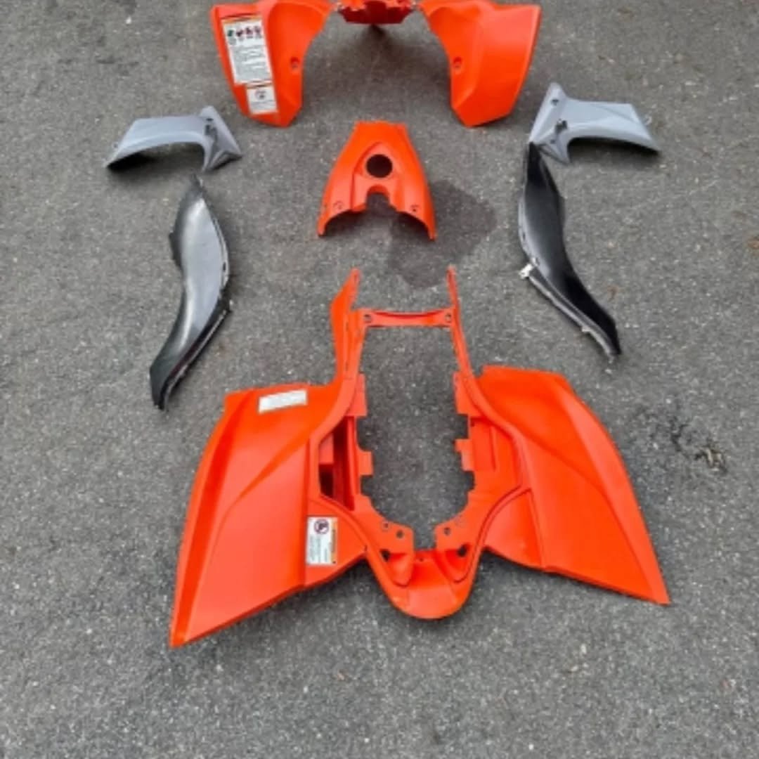 Yamaha YFZ 450 Plastics - Good Condition, No Cracks - Image 2