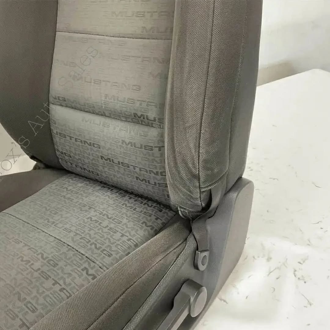 2007 Ford Mustang V6 Charcoal Cloth Seat Set - Image 7