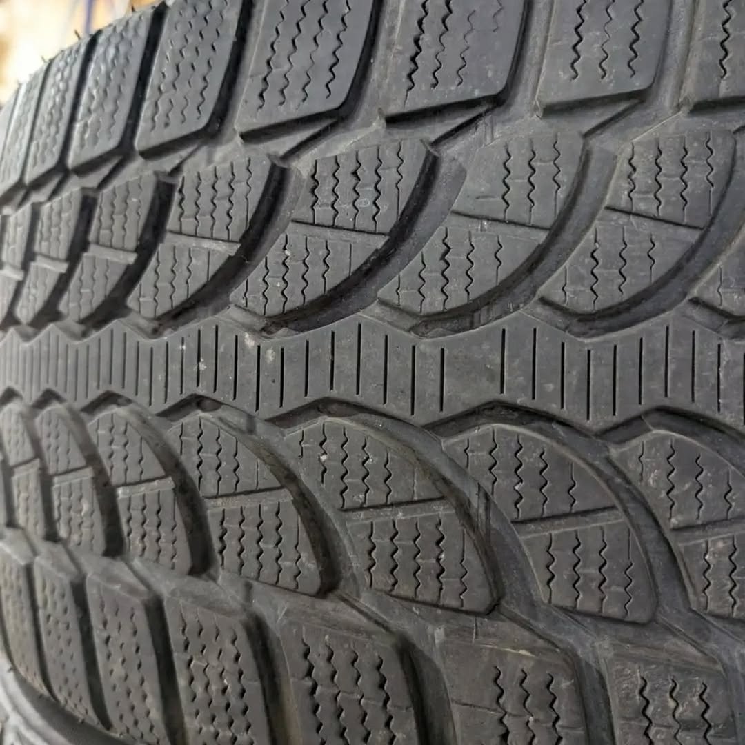 Used Staggered Tires for Ford Mustang - Image 6