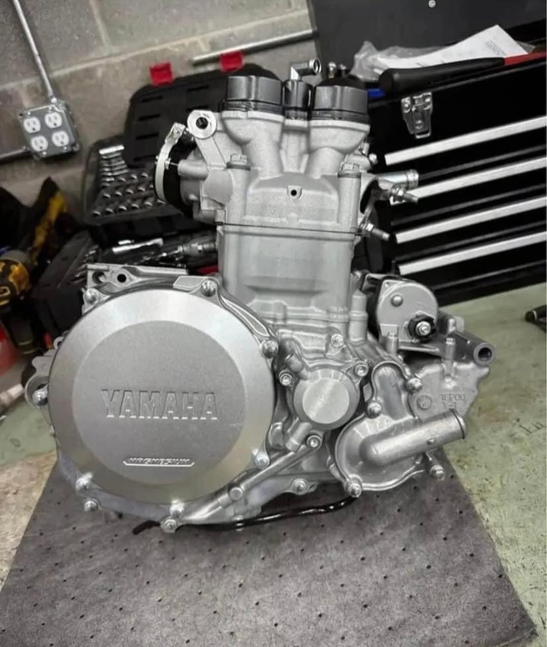Yamaha YFZ450R Engine - 2023 Model, Like New Condition - Image 4
