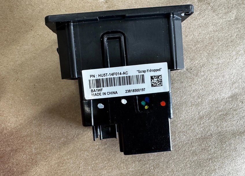 2019 Ford Mustang OEM Touch Screen Face Plate Radio Module USB - Image 3