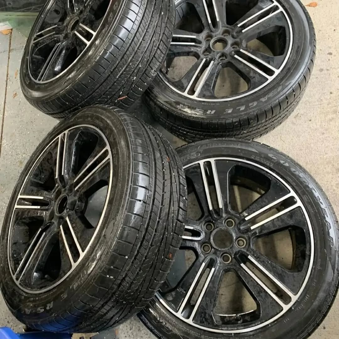Ford Mustang GT/CS 19-Inch Rims and Tires Set - Image 3